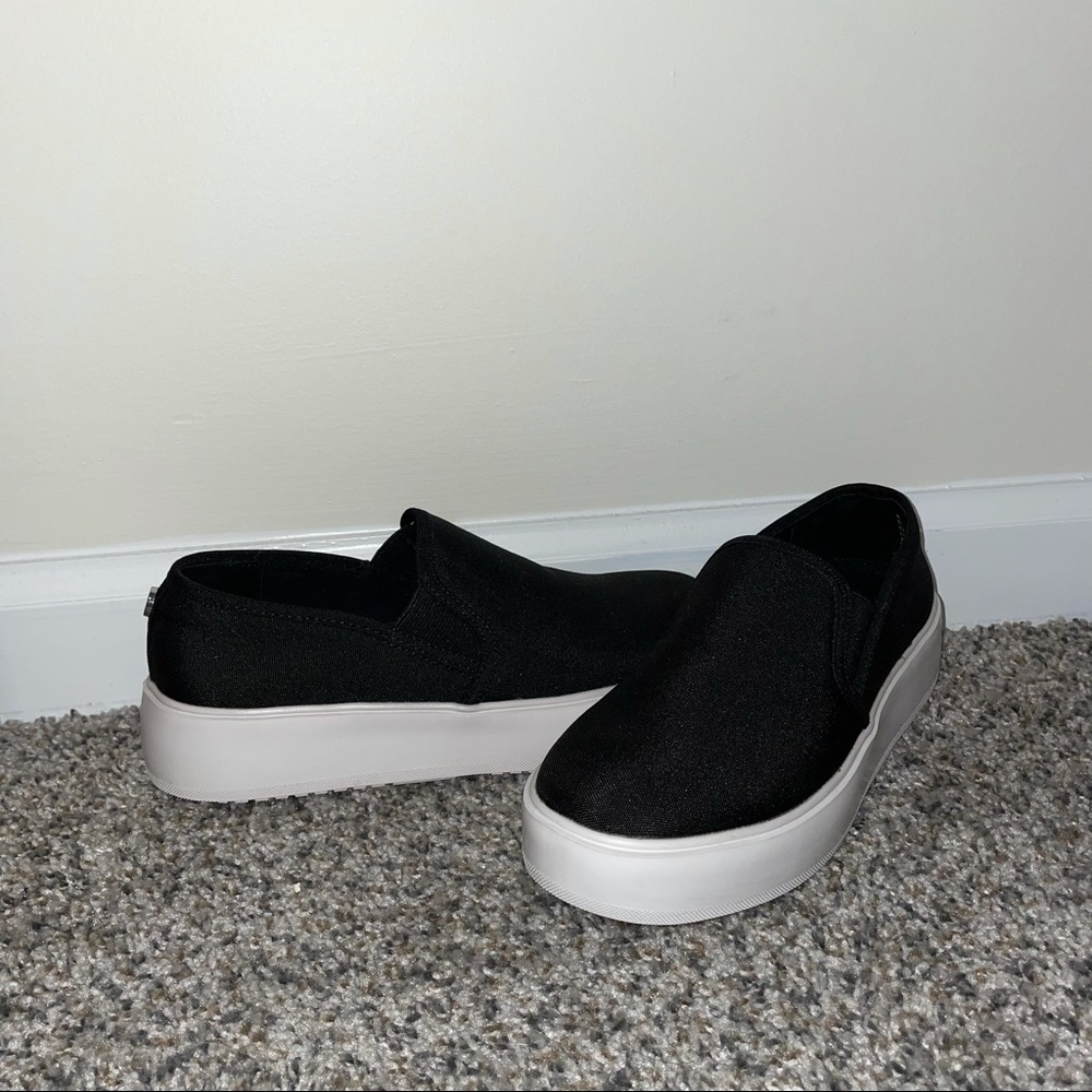 Steve Madden Rogue Slip on Sneakers